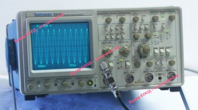 Аналогов осцилоскоп Tektronix 2445 – четириканален 150 MHz