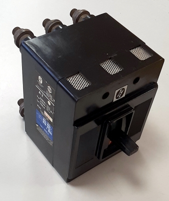 Автоматичен прекъсвач А2 КИ 100A задни клеми с (МНИ 380V50Hz)