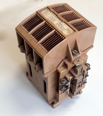 Контактор K-D25 25A, с бобина ..... + помощни контакти