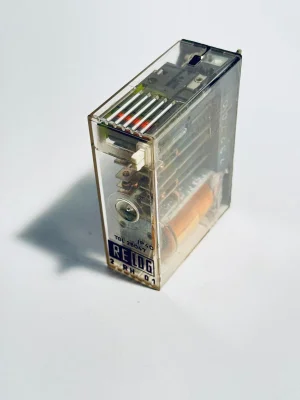 Реле RELOG 2RH01 бобина 40V DC, 4 превключващи контакта 4 NO + 4 NCv 