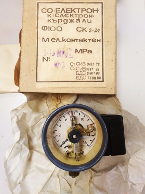Kонтактен манометър Ф100  измерване от 0 до 16 MPa M20 x 1,5