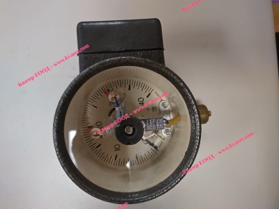 Kонтактен манометър Ф100  измерване от 0 до 40 kgf/cm M20 x 1,5