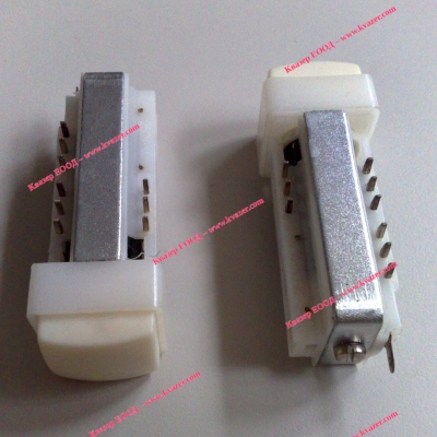 СВЕТЕЩ БУТОН БЯЛ 1A/250V с 3 превключващи контакта