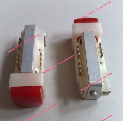 СВЕТЕЩ БУТОН ЧЕРВЕН 1A/250V с 3 превключващи контакта