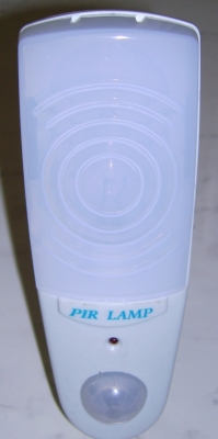 220V 7W PIR ЛАМПА ЗА КОНТАКТ YL-252