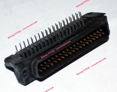 КУПЛУНГ D-SUB 37PIN МЪЖКИ ЗА PCB ПОД ЪГЪЛ (ПЛАТКОВ МОНТАЖ) пластмасов