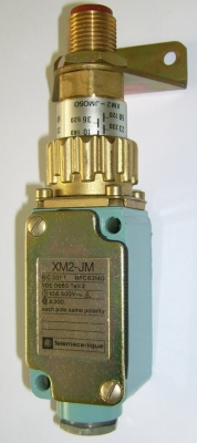 Датчик за налягане с електромеханичен ключ  xm2-jm050 Telemecanique