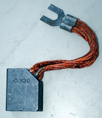 Четка за двигател M30_20x32x40