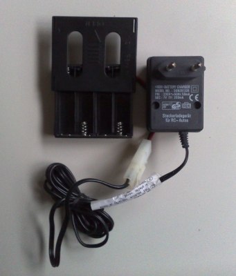 Зарядно устройство за 4бр NiMH и NiCd батерии 1.2 V AA/R6