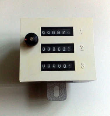 МЕХАНИЧЕН БРОЯЧ U305/11-4 VEB ZAHLWERKE KARL-MARX-STADT