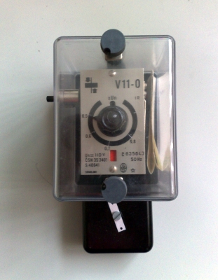 V11-0 Реле токово 110V