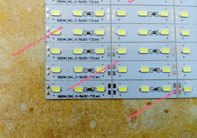 твърда студено бяла светодиодна лента, 72 LED/m smd 5630 (9W/m)