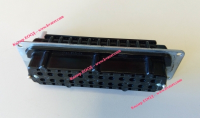 Конектор правоъгълен HARTING 09 30 024 28 02, 24PIN женски