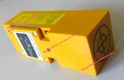 Индуктивен датчик 90-250VAC OMRON TL-YS15MY1