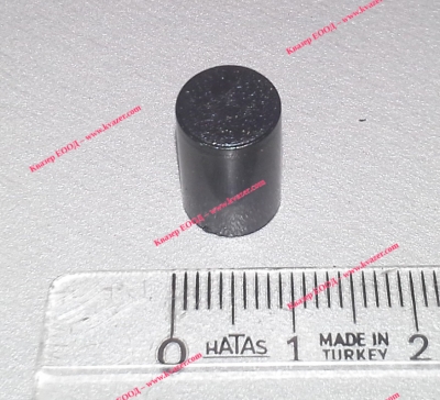 Пластмасово копче 13x9mm черно, с квадратен отвор 3x3mm