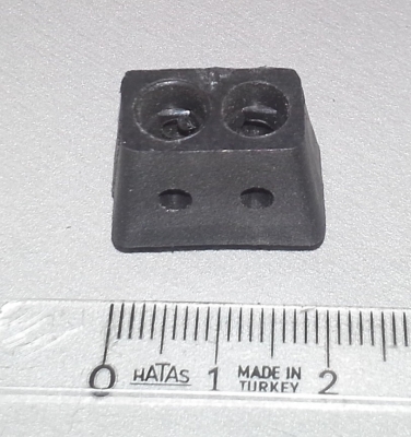 Пластмасов елемент 20x17x13mm