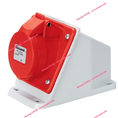 Контакт наклонен за монтаж на стена IP44 380V 3P+T+N 32A-6h