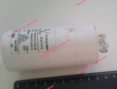 2C 30uF 470V работен кондензатор тип MKP с изводни пера