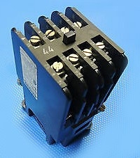 КОНТАКТОР SIEMENS 3TA63 10-0 A, бобина 42VAC 50Hz, 4 НО + 4 НЗ