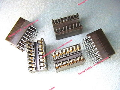 ЦОКЪЛ ЗА ИС DIP 16pin 7.62mm позлатен RM2.54mm