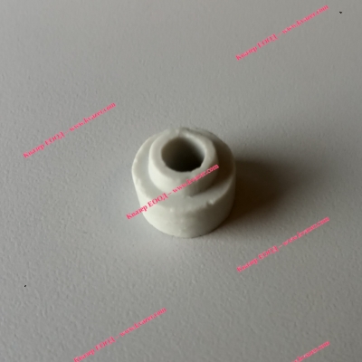 Керамичен изолатор / синци ф5.5mm/15mm L12mm
