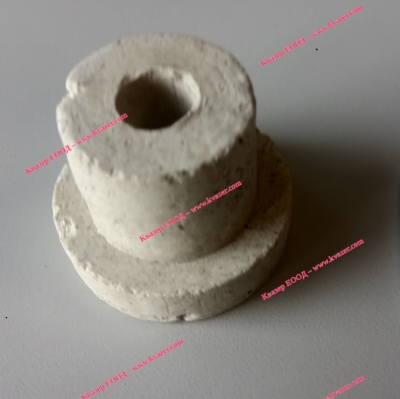 Керамичен изолатор с отвор ф11mm/ ф44/ф30mm/ L35mm