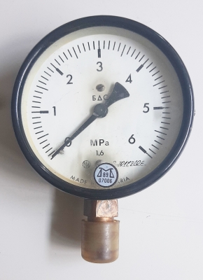 Манометър 0-6MPa радиален М20 ф100 кл.1,6