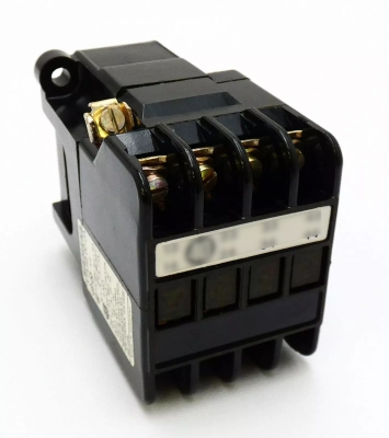 Контактор SIEMENS 3TA 6804-04A бобина 110V AC