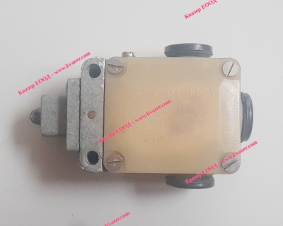Краен изключвател S870b 380V AC 2.5A AC11 IP54