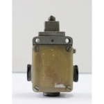 Краен изключвател S871 380V AC 2.5A AC11 IP54