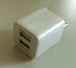 TYD-0779 зарядно за телефони вх. 220VAC, изх.  5V 2.1A/1A