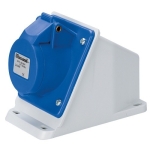 Контакт за панелен монтаж IP44/IP54 220/240V 2P+T 32A-6h