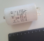 2D 30uF 470V работен кондензатор тип MKP с изводни пера