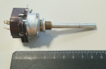 Потенциометър 220KOhm 0.25W, ос ф6мм L64мм