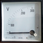 CDE96 300V Волтметър 0-300V AC, аналогов панелен 90x90мм