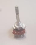Потенциометър 22K 0.25W моно /линеен/ ос D4mm L32mm