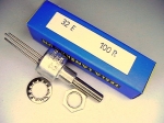 Потенциометър 100 ohm TESLA TP195 32E 100R/N моно /линеен/ ос D6mm L32mm, THT