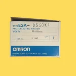Фотоелектричен превключвател Omron 90-250V AC (E3A-DS50K1)